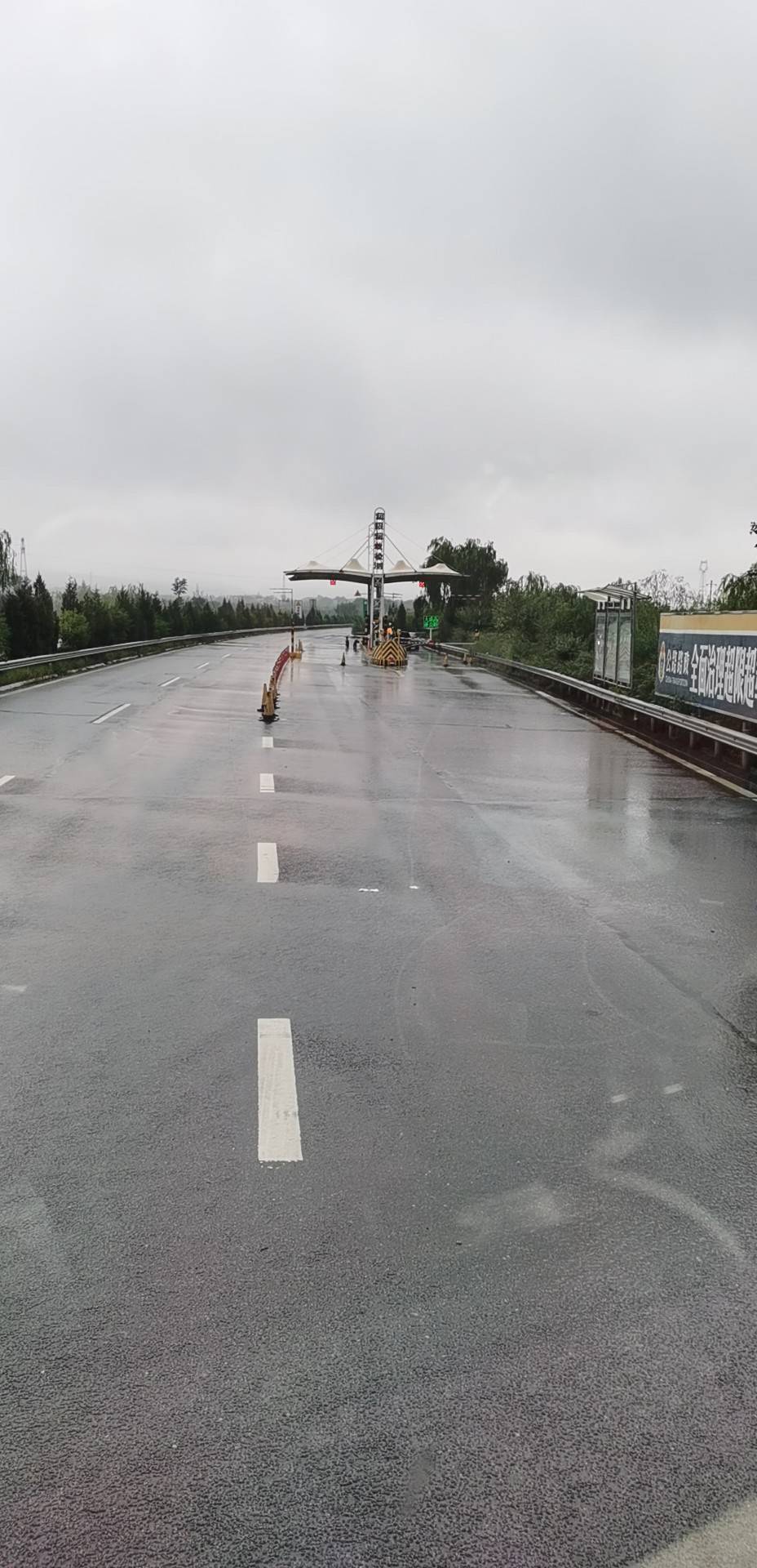 山西高速忻州段今日路况:忻州堵车缓行,灵河高速s40.